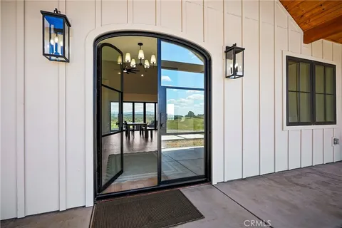$1,395,000 | 5564 Meagan Lane, Burson, CA 95225