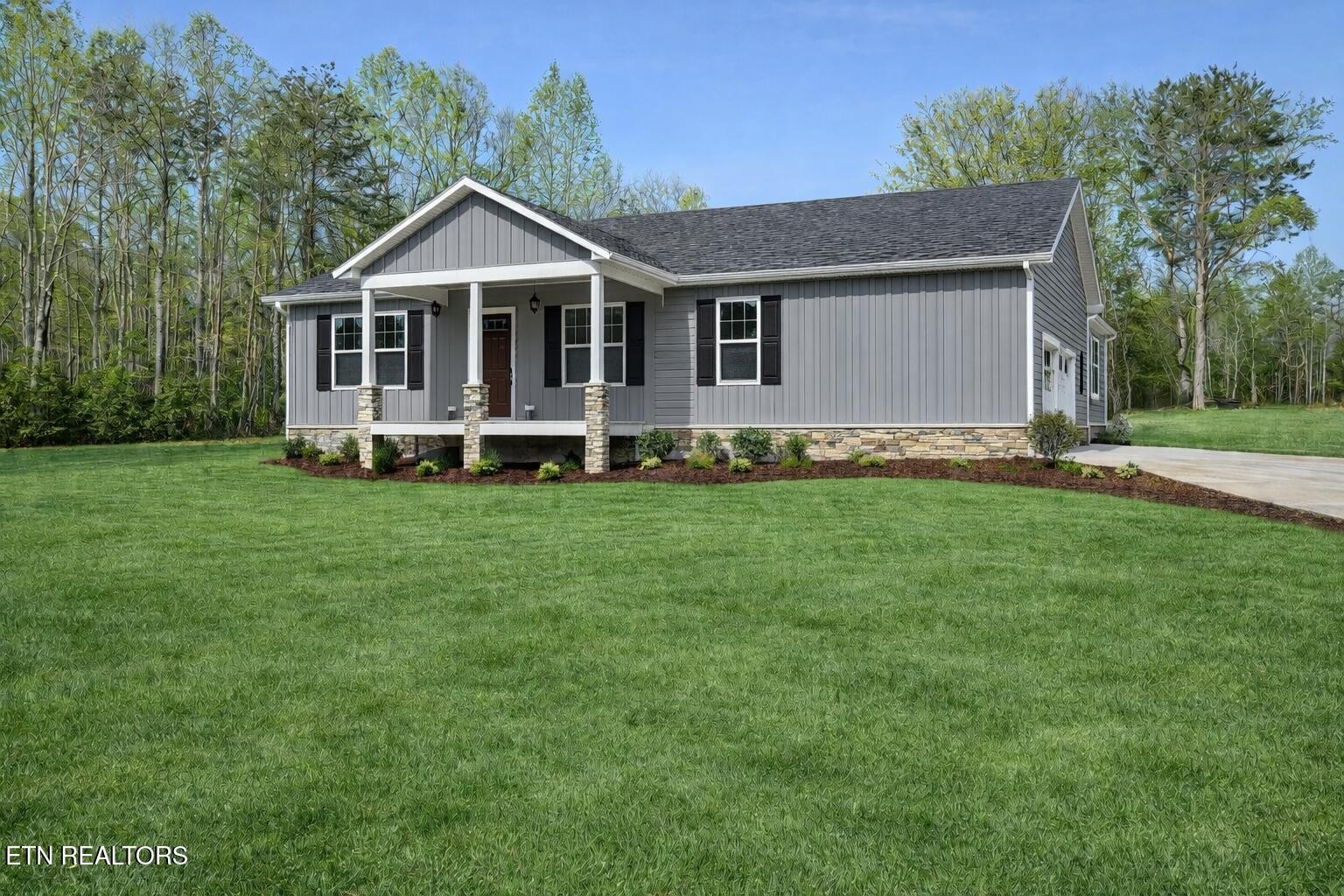 2226 Country Club Road Jamestown, TN 38556 - Photo 2 of 8