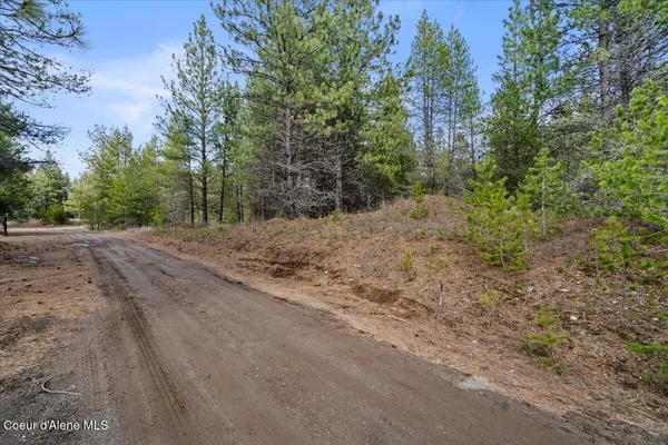 $299,900 | 33482 North Charlotte Drive, Spirit Lake, ID 83869