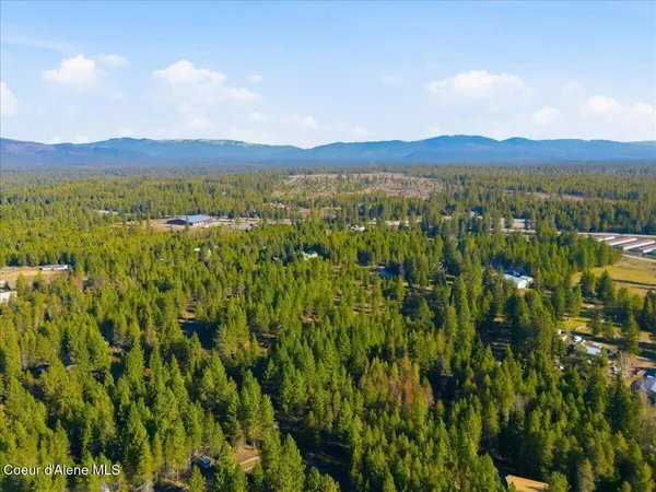 $299,900 | 33482 North Charlotte Drive, Spirit Lake, ID 83869