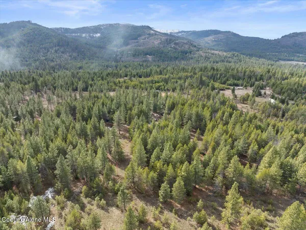 $299,900 | 33482 North Charlotte Drive, Spirit Lake, ID 83869