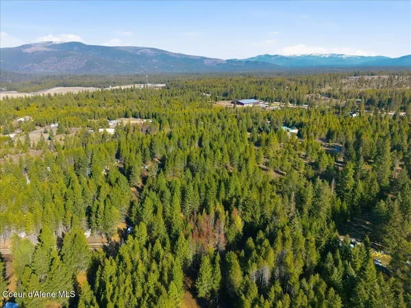 $299,900 | 33482 North Charlotte Drive, Spirit Lake, ID 83869