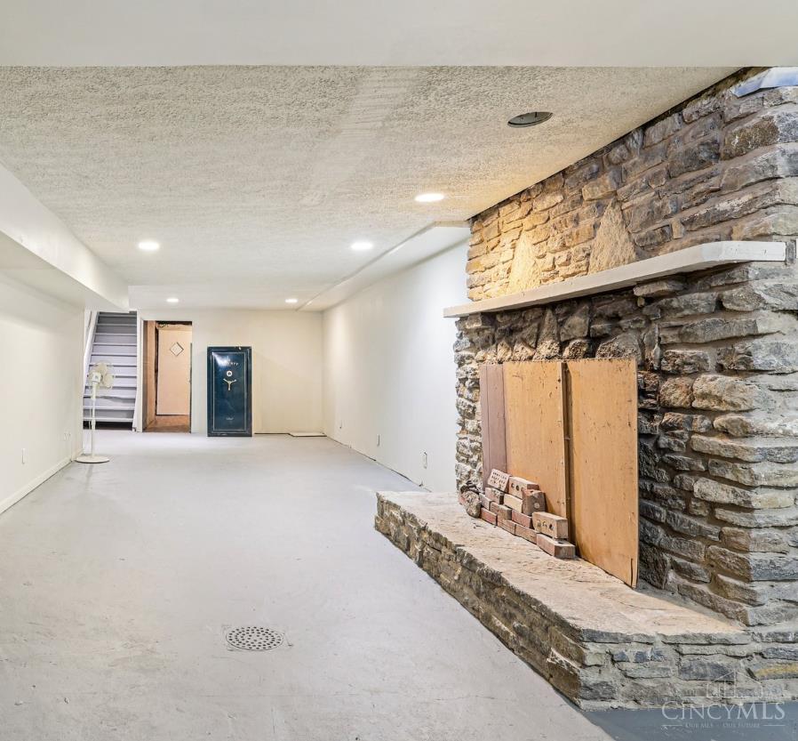 6891 Fields Ertel Road Cincinnati, OH 45241 - Photo 27 of 35 Gallery Image 27
