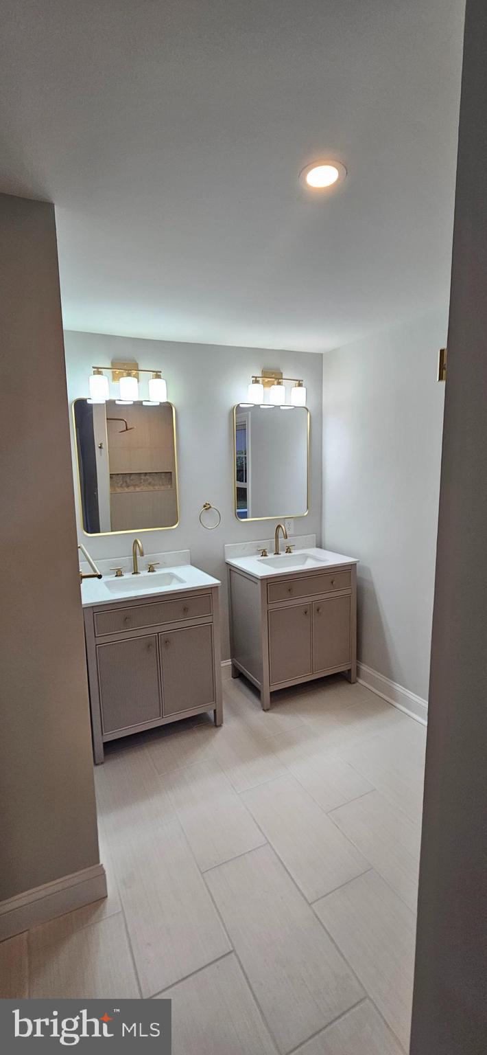 505 Glendale Road Havertown, PA 19083 - Photo 20 of 34 Master bath