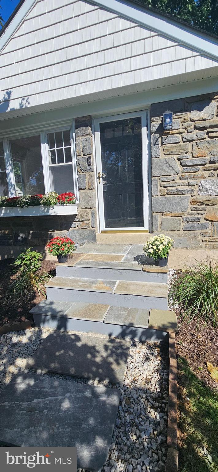 505 Glendale Road Havertown, PA 19083 - Photo 3 of 34 New walkway