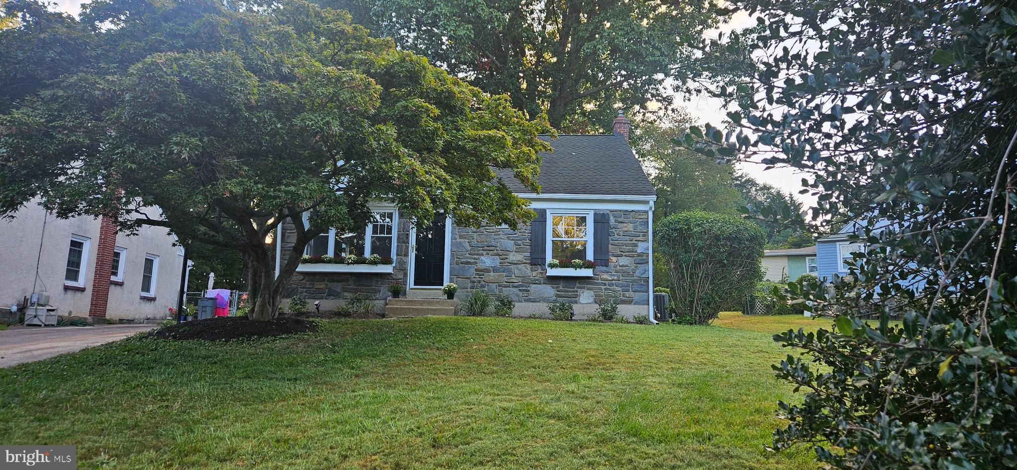 505 Glendale Road Havertown, PA 19083 - Photo 4 of 34 Front