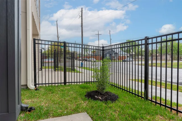 $399,990 | 1304 Evelyn Street, Houston, TX 77009