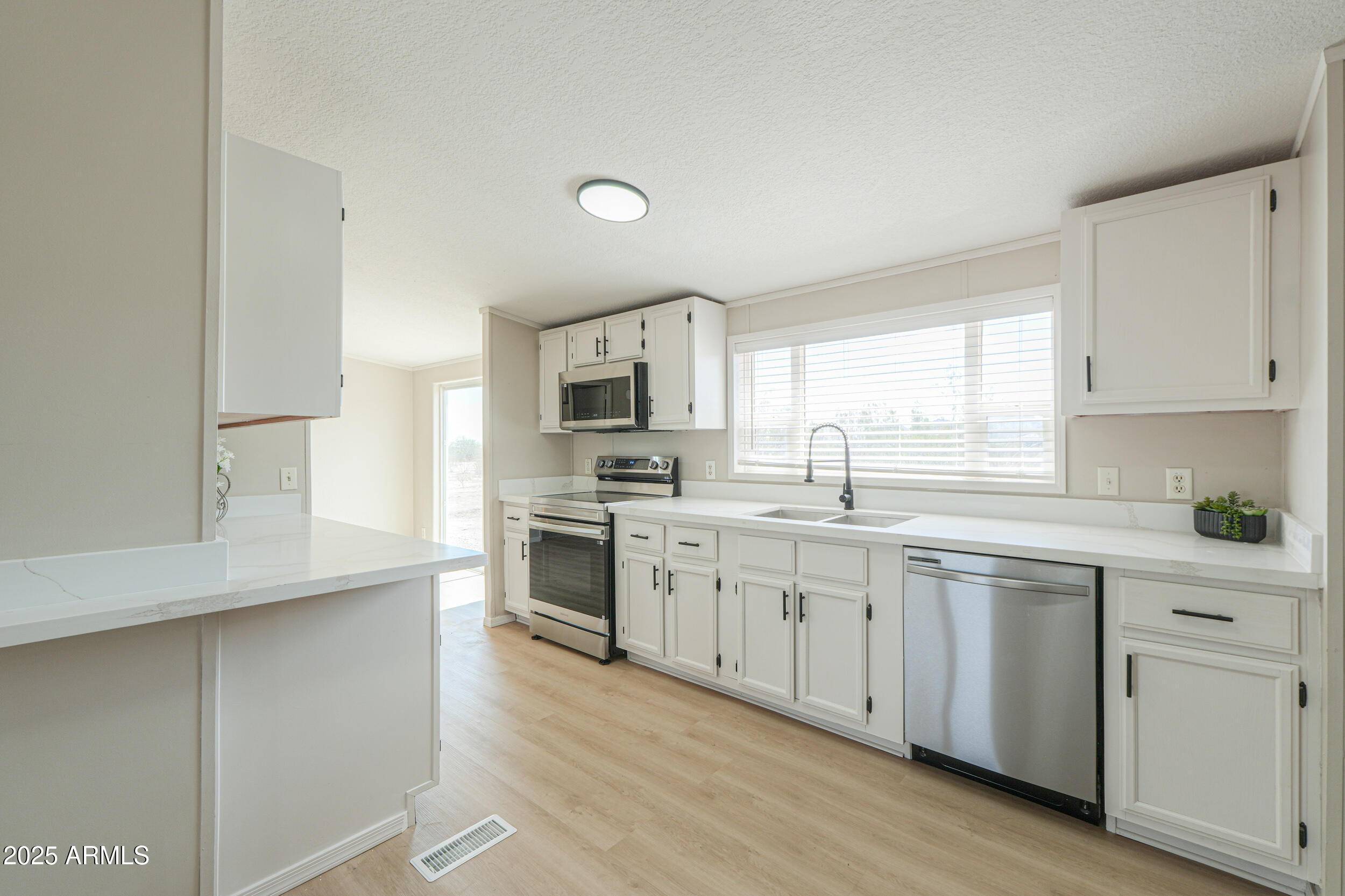 54357 West Bowlin Road Maricopa, AZ 85139 - Photo 11 of 46 10