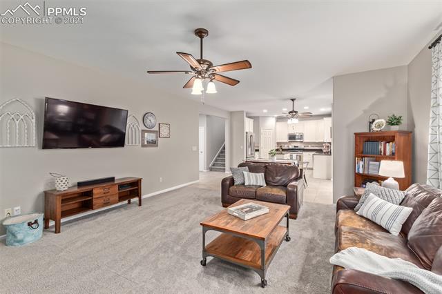 914 Spectrum Loop Colorado Springs, CO 80921 - Photo 10 of 40