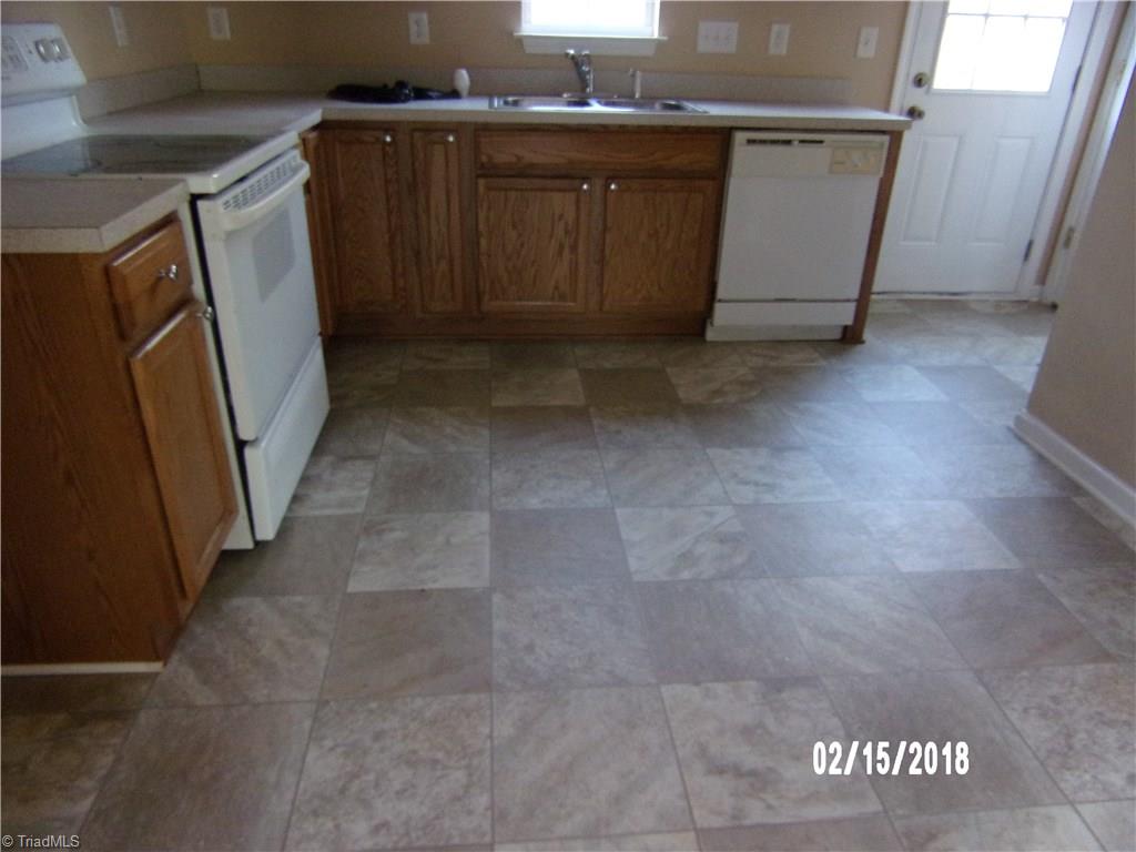 318 Apple Ridge Road Greensboro, NC 27406 - Photo 9 of 17 Gallery Image 9