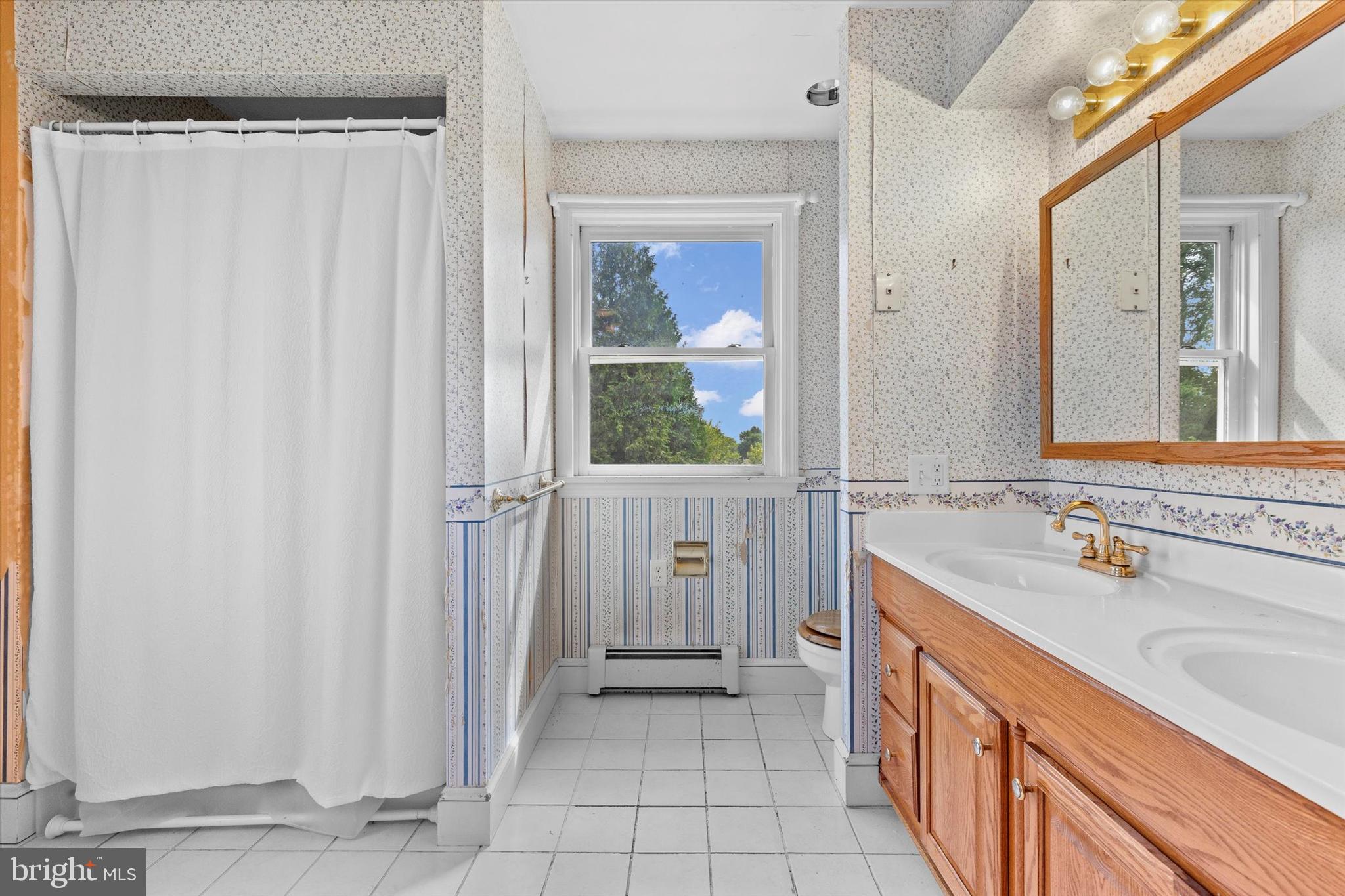 1527 Walnut Bottom Road Newville, PA 17241 - Photo 29 of 52 2nd floor FULL bathroom