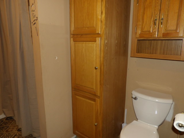 180 Morris Road Galatia, IL 62935 - Photo 15 of 28 a bathroom with a toilet