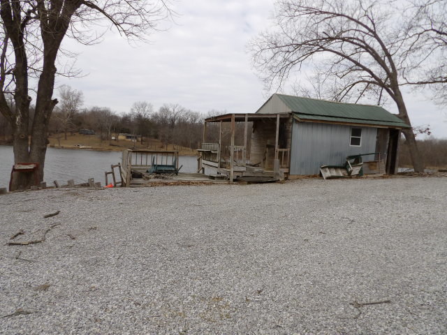 180 Morris Road Galatia, IL 62935 - Photo 25 of 28 a view of a house with a snow in the yard