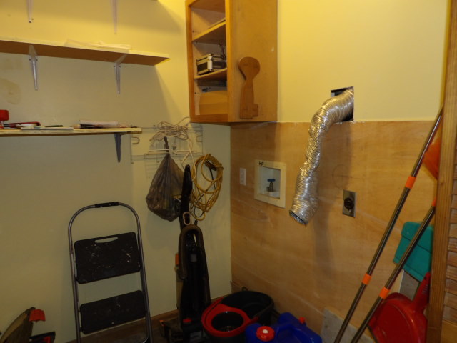 180 Morris Road Galatia, IL 62935 - Photo 27 of 28 a bathroom with a sink