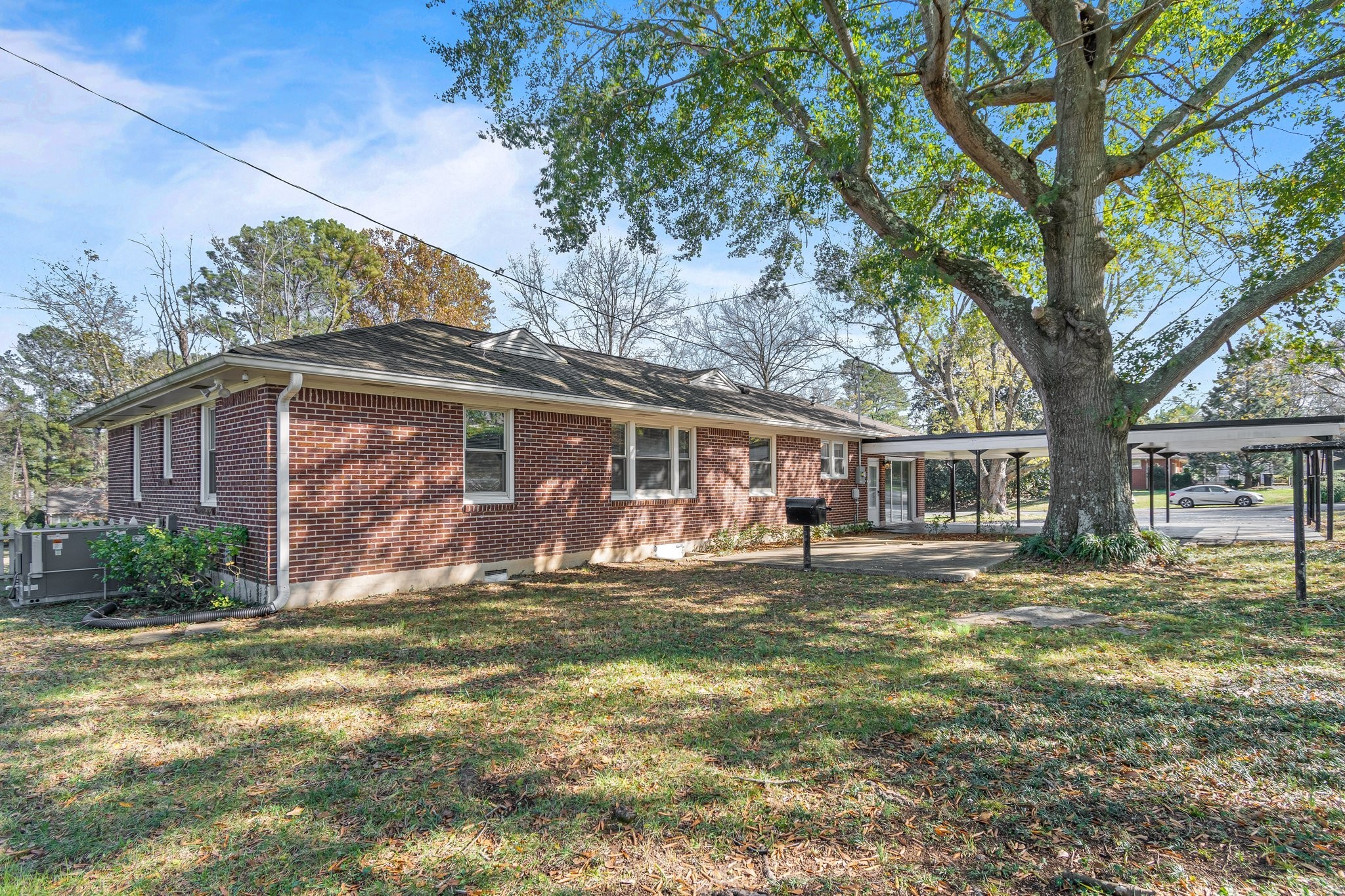 1002 Graymere Manor Road Columbia, TN 38401 - Photo 14 of 15 a front view of a house with a garden