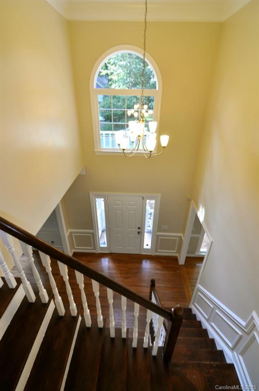 5015 Ridgetop Trail Charlotte, NC 28215 - Photo 15 of 24 a view of entryway and kitchen