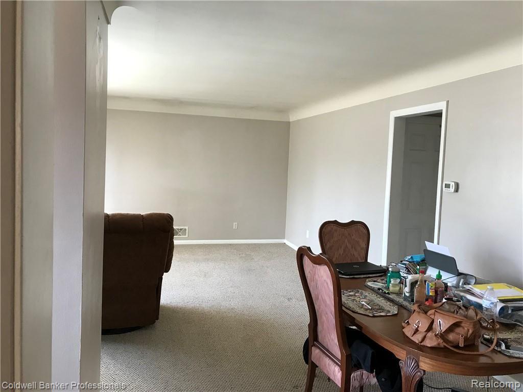 1139 East Hill Road Flint, MI 48507 - Photo 6 of 24 IMG_3666.JPG