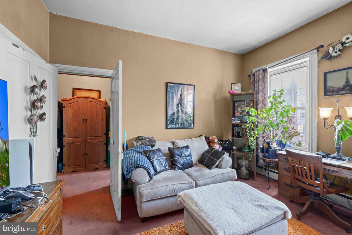 827 Chestnut Street Lebanon, PA 17042 - Photo 21 of 30 Unit 2 Bedroom 1