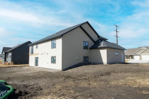 $638,500 | 11 Sunset Court, North Mankato, MN 56003