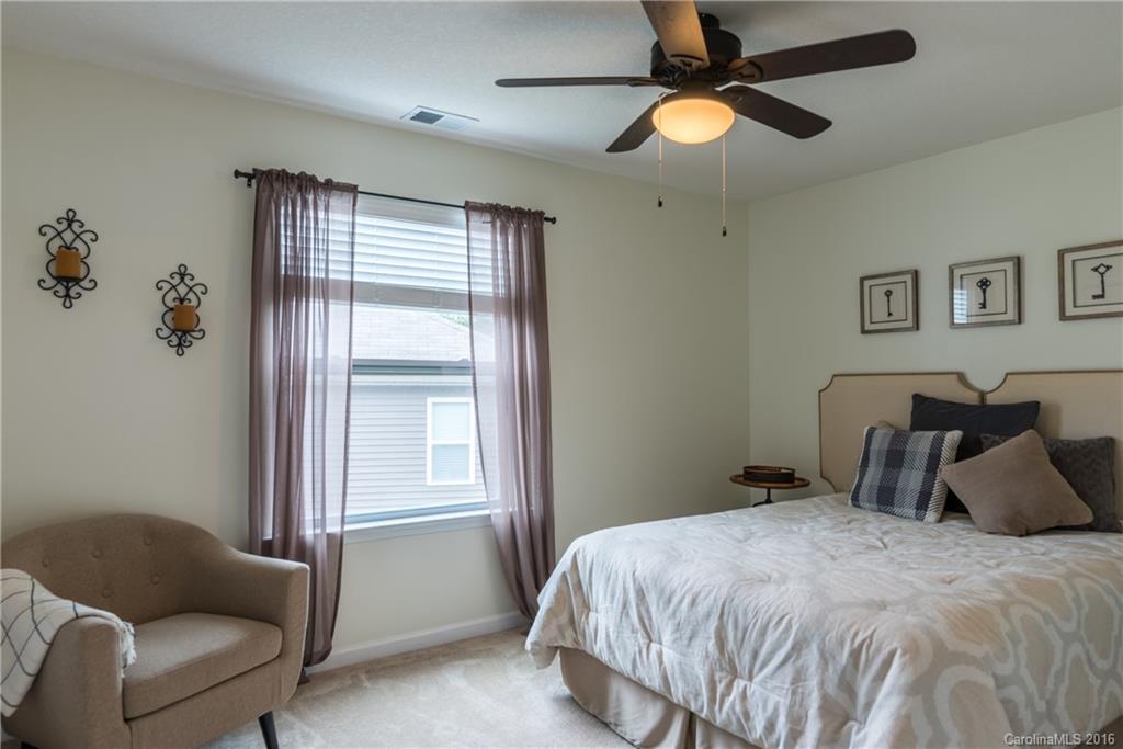 4219 Hubbard Road Charlotte, NC 28269 - Photo 15 of 19 Gallery Image 15