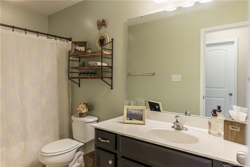 4219 Hubbard Road Charlotte, NC 28269 - Photo 16 of 19 Gallery Image 16