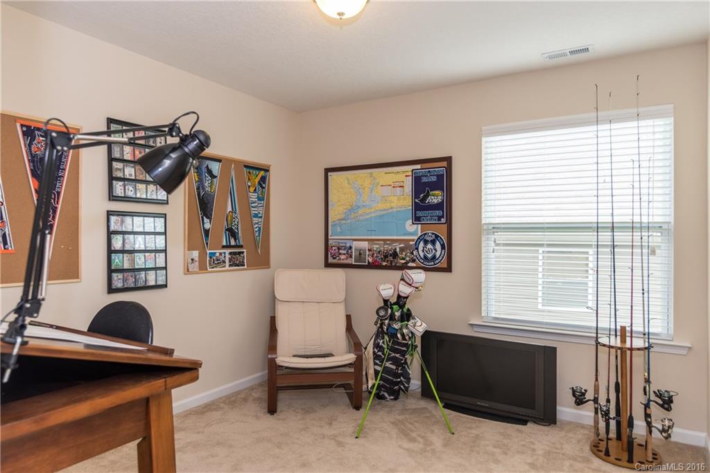 4219 Hubbard Road Charlotte, NC 28269 - Photo 17 of 19 Gallery Image 17