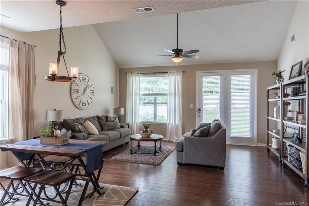 4219 Hubbard Road Charlotte, NC 28269 - Photo 3 of 19 Gallery Image 3
