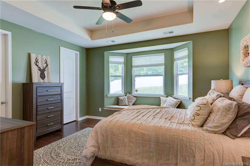 4219 Hubbard Road Charlotte, NC 28269 - Photo 10 of 19 Gallery Image 10