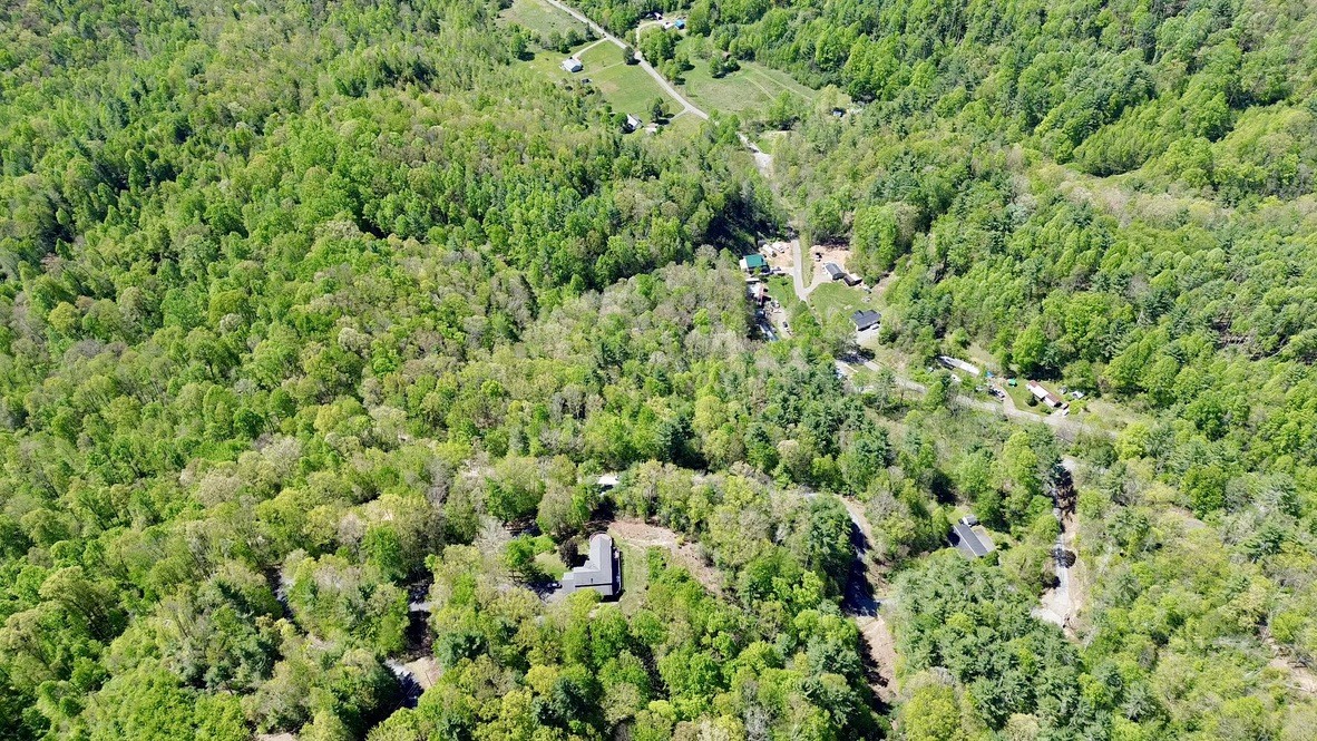 1 Sprucy Ridge Mountain City, TN 37683 - Photo 8 of 15