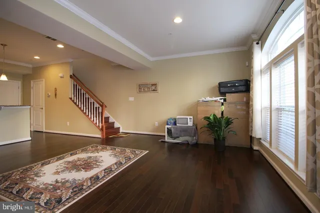 $2,600 | 7332 Brunson Circle, Gainesville, VA 20155