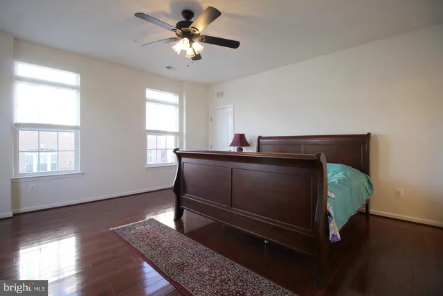 $2,600 | 7332 Brunson Circle, Gainesville, VA 20155