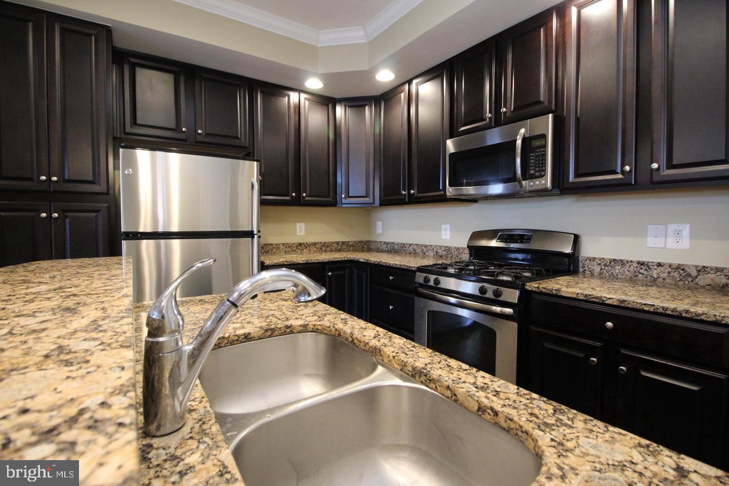 7332 Brunson Circle Gainesville, VA 20155 - Photo 3 of 25