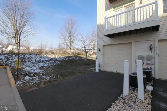 $2,600 | 7332 Brunson Circle, Gainesville, VA 20155