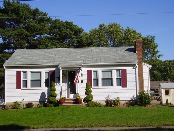 19 Belgian Road Danvers, MA 01923 - Photo 3 of 30 Gallery Image 3