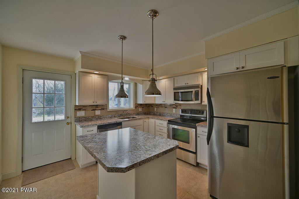 230 3rd Street Olyphant, PA 18447 - Photo 17 of 58