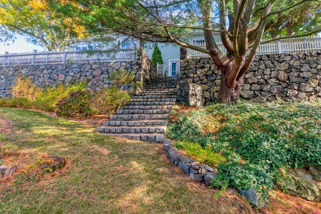 28 Pequot Road Marblehead, MA 01945 - Photo 31 of 42