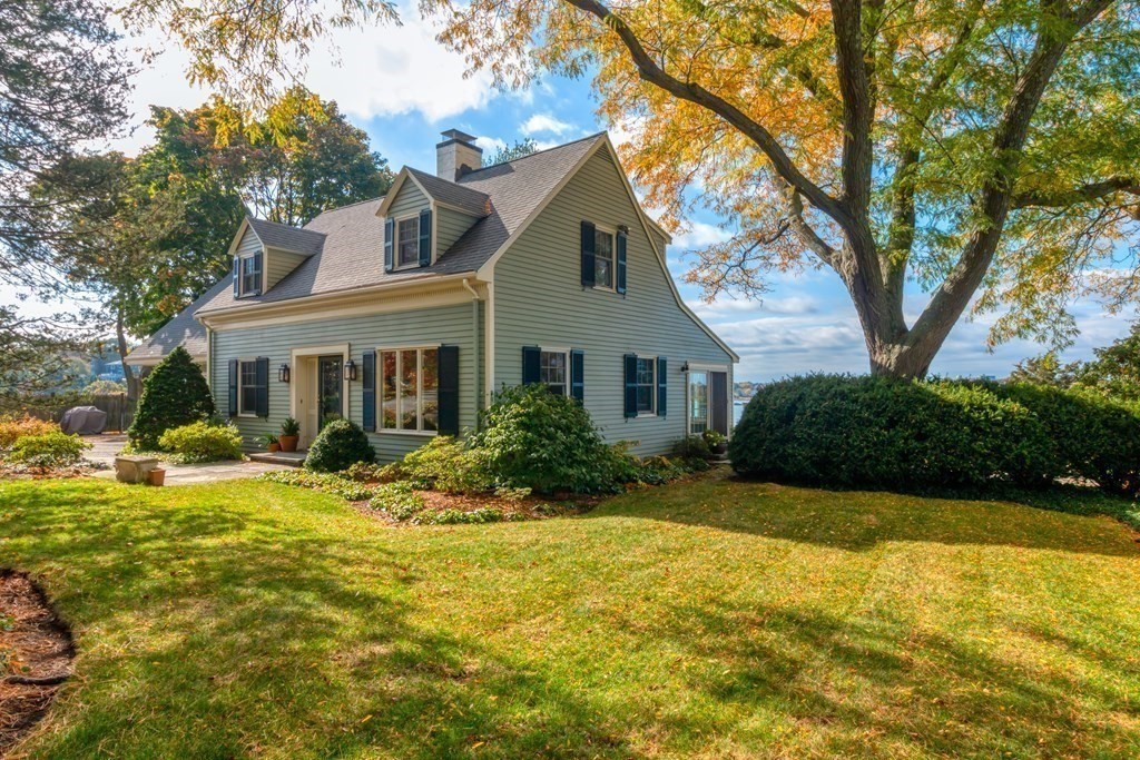 28 Pequot Road Marblehead, MA 01945 - Photo 4 of 42