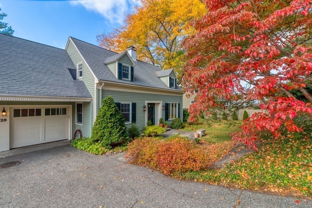 28 Pequot Road Marblehead, MA 01945 - Photo 5 of 42