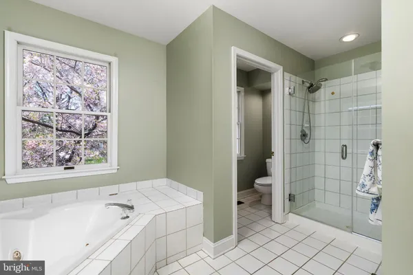 $1,695,000 | 4 North Longfellow Drive, Princeton Junction, NJ 08550