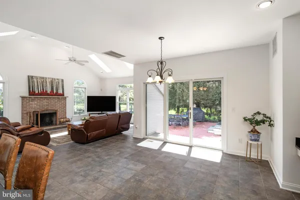 $1,695,000 | 4 North Longfellow Drive, Princeton Junction, NJ 08550