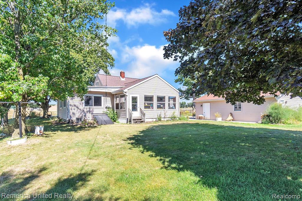 580 Wright Road Howell, MI 48843 - Photo 5 of 36