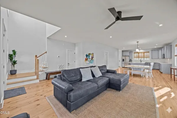 a view of yard with tree