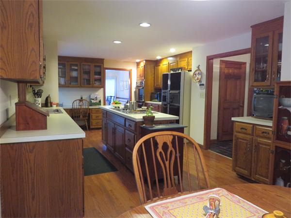 37 Mitchell Road Holliston, MA 01746 - Photo 18 of 28 Gallery Image 18
