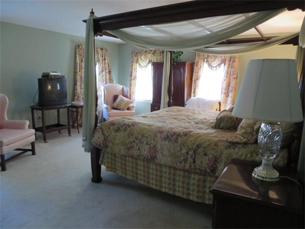37 Mitchell Road Holliston, MA 01746 - Photo 27 of 28 Gallery Image 27