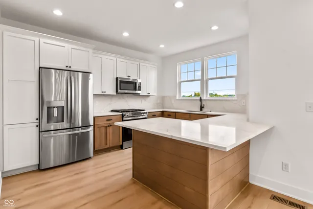 $600,000 | 15407 Mystic Rock Drive, Carmel, IN 46033