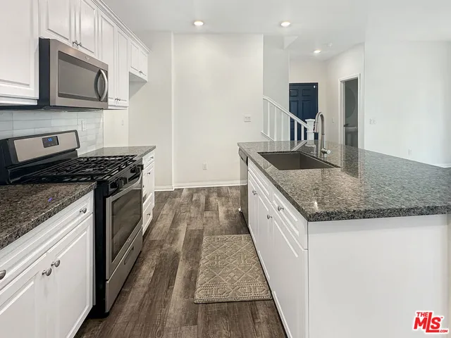 $3,595 | 27607 Sawtooth Lane, Canyon Country, CA 91387