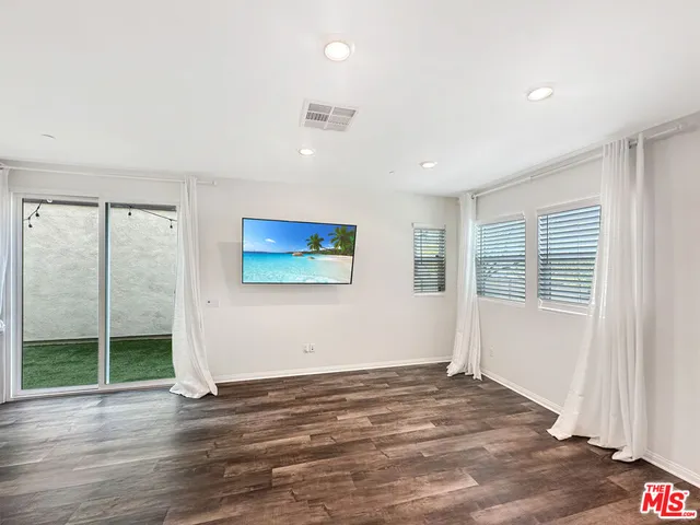 $3,595 | 27607 Sawtooth Lane, Canyon Country, CA 91387