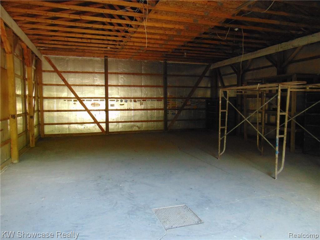 1390 Sackner Road Fenton, MI 48430 - Photo 17 of 21 30X40 POLE BARN WITH CEMENT FLOOR