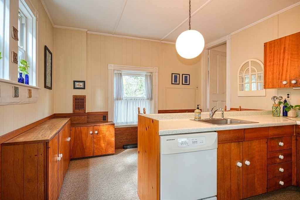 623 Concord Road Sudbury, MA 01776 - Photo 11 of 32