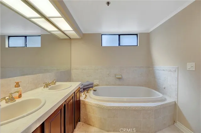 $1,495,000 | 1230 East Ocean Boulevard, Unit 201, Long Beach, CA 90802